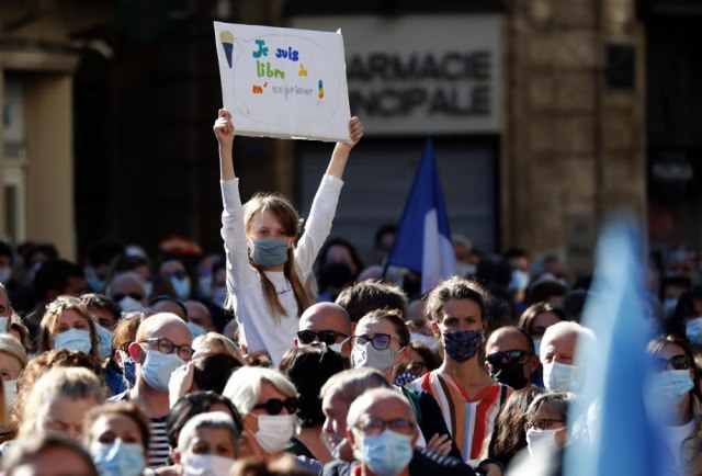 Hiljade Francuza na ulicama; Nastavnici: Uèenje da, krvarenje ne FOTO/VIDEO