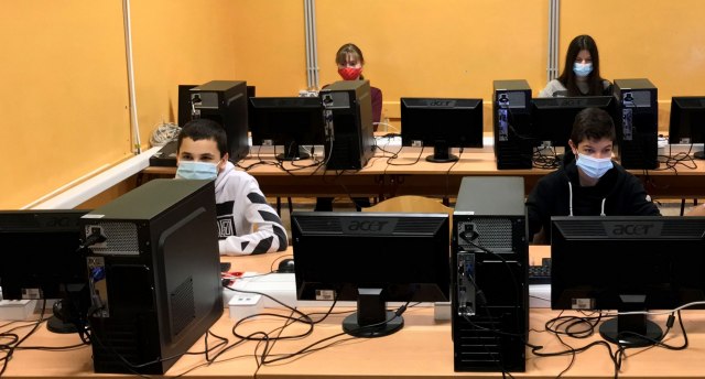 Telekom za četiri godine opremio 80 škola računarskom opremom