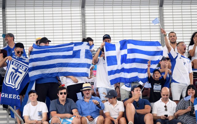 Vlada Grèke, ipak, stopirala povratak navijaèa na stadione
