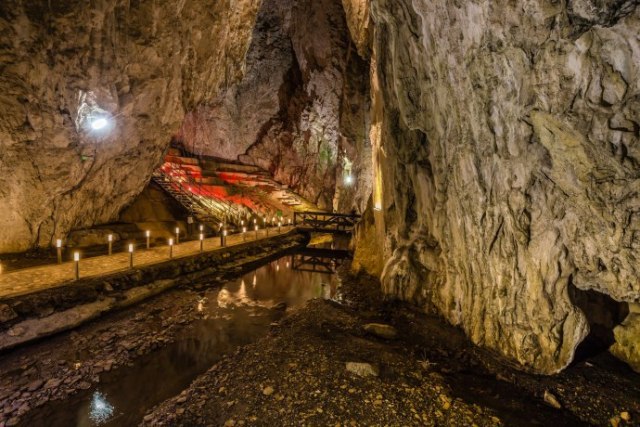 Jedna od najposećenijih pećina u Srbiji i dalje je otvorena za posetioce