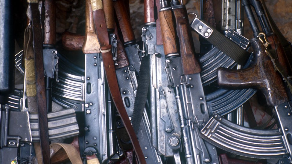 Trgovina oružjem, Slobodan Tešiæ i FinCEN dosijei: Transakcije povezane sa trgovcem oružja prijavljene kao "sumnjive"
