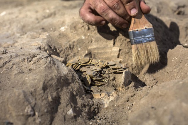 U Sremu uhapšena grupa tragača za arheološkim blagom