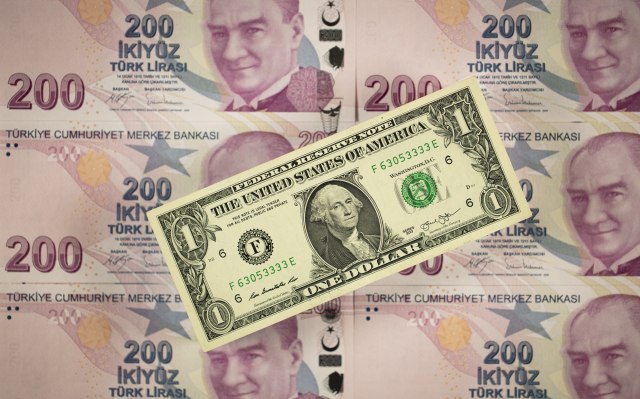 Kurs lire prema dolaru rekordno nizak