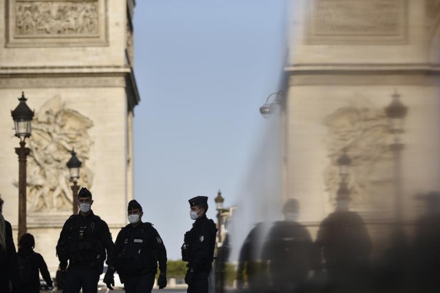 Evakuacija u Parizu - pretnja bombom VIDEO