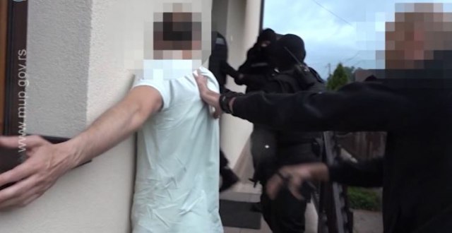 Serbian police in action: Suspects for 7 dead bodies in the container arrested VIDEO