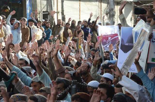 Pakistan: Više hiljada ljudi protestovalo protiv Francuske