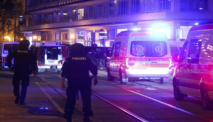 Teroristički napad kod sinagoge u centru Beča, talačka kriza u restoranu na drugom kraju grada (VIDEO)
