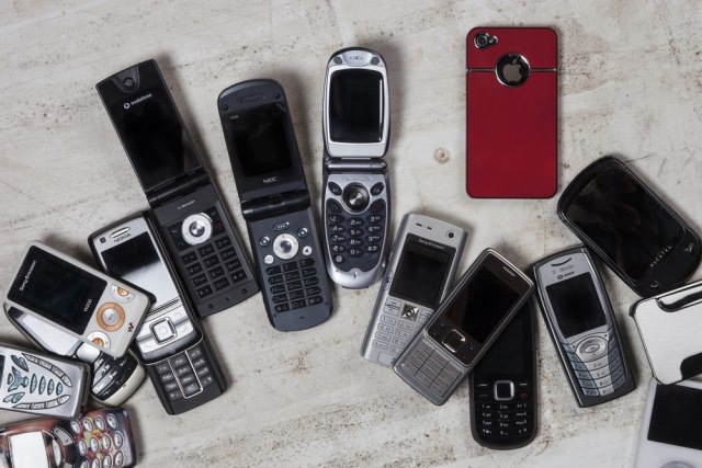 U kolekciji èuva više od 1.000 telefona - svi funkcionišu FOTO