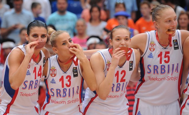 Rasizam Milice Daboviæ: Zašto Amerikanka u Srbiji, i to crnkinja?!