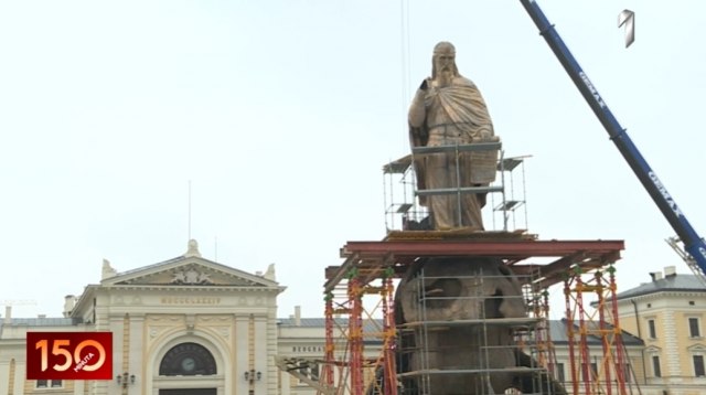 "Ko je video spomenik - video ga je"; Monument Stefanu Nemanji uskoro æe biti zaklonjen VIDEO