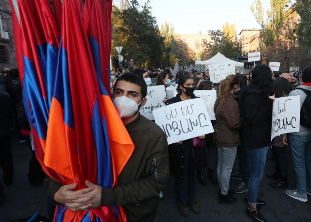 Opozicija Jermenije tražila vanredno zasedanje parlamenta zbog Nagorno-Karabaha