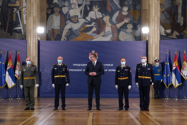 Vučić presents medals to officers and non-commissioned officers of the Serbian Army