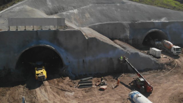 Kinezi rade non-stop: Ovako izgleda miniranje tunela na najtežoj deonici auto-puta FOTO