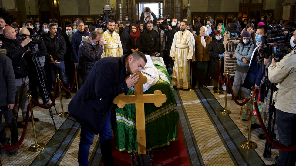 Korona virus, Srbija i SPC: Kovčeg sa telom patrijarha Irineja prenet u Hram Svetog Save