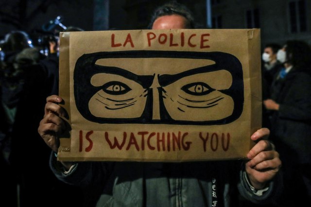 Bunt Pariza: Hiljade graðana na ulicama protiv spornog zakona VIDEO