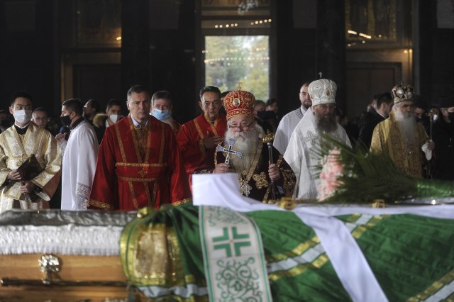 Sahranjen patrijarh Irinej: Prisutan bio veliki broj vernika i zvaniènika iz Srbije i regiona FOTO
