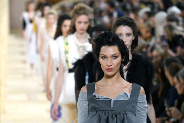 Jedna od najlepših žena sveta prošetala ulicom i niko je nije prepoznao FOTO