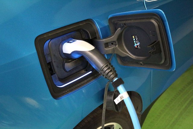 Prelazak na elektrièna vozila smanjiæe potražnju za naftom za 70%
