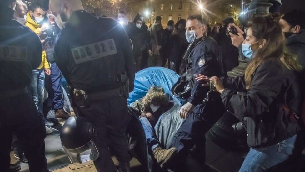 Francuska: Pariska policija u "šokantnom" sukobu u migrantskom kampu