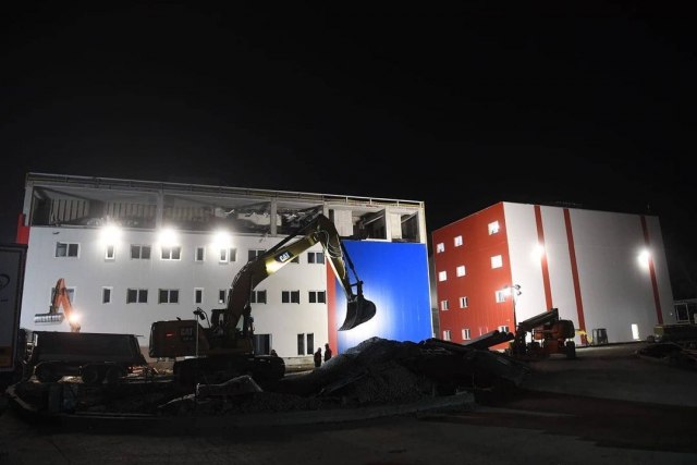 Pogledajte kako teku završni radovi na izgradnji kovid bolnice u Batajnici FOTO