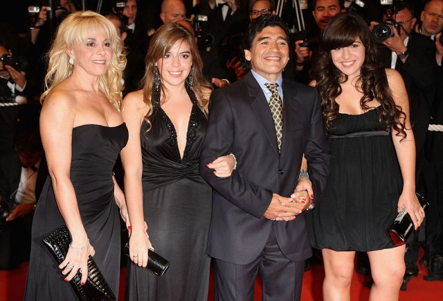 Maradona i njegove žene: Jednu je tužio, s drugom zamalo opet stao na 