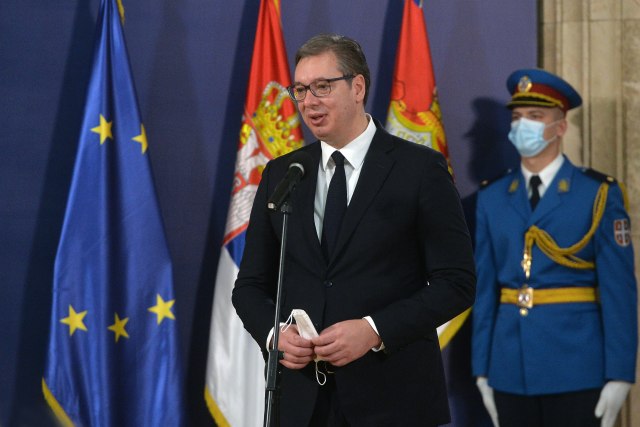 Odlikovanja pripadnicima MO i VS; Vučić: Vi ste posebni FOTO