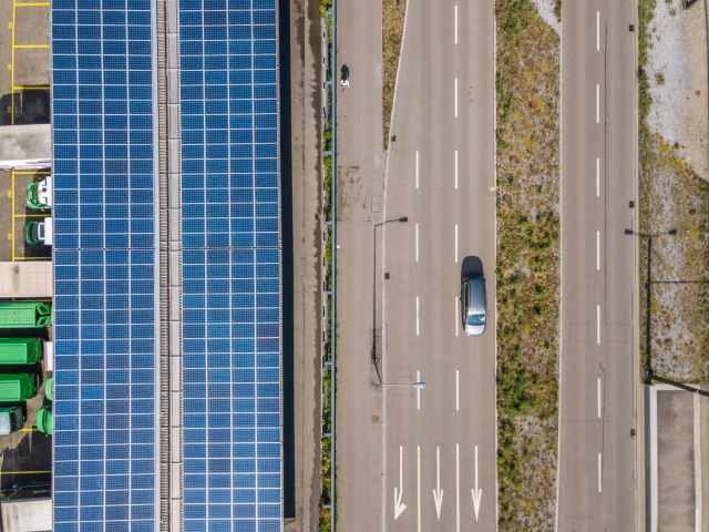Izgradili energetski najodrživiji put: Asfalt štedi gorivo, za rasvetu solarni paneli