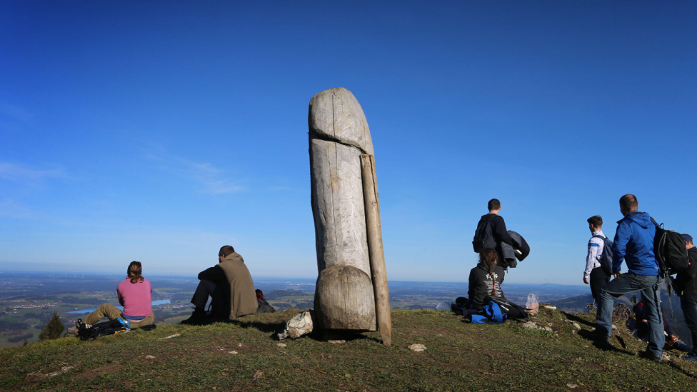 Nemaèka: Nestala skulptura falusa sa planine Grunten