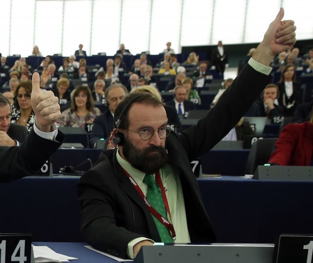 Sajer dao ostavku u EP zbog skandala