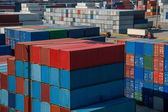 Roba kasni zbog nestašice brodskih kontejnera u Kini