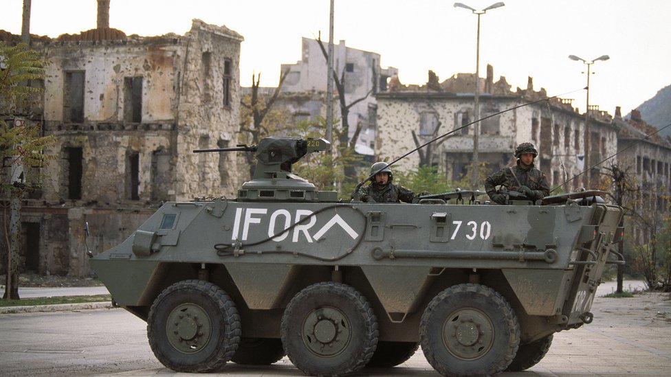 Rat u Bosni i Hercegovini: Kako je NATO poslao najveću misiju u 20. veku