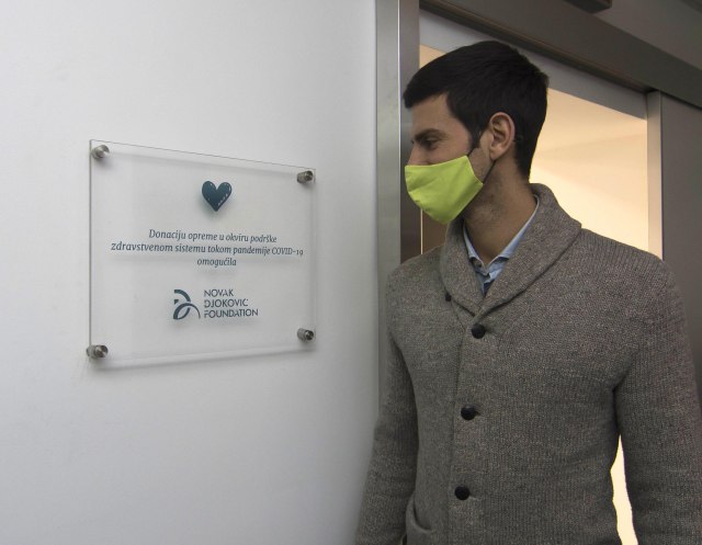 Ðokoviæ donirao skener bolnici "Dragiša Mišoviæ"