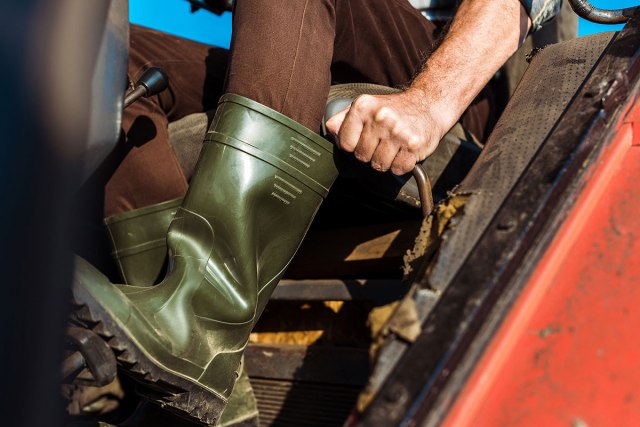 Nikad se ne kači sa traktoristom VIDEO