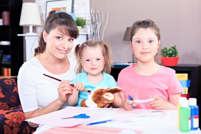 Nisu sve mame iste: Majke devojčica drugačije su od onih koje imaju dečake