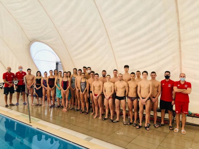 Ministar Udovičić iznenadio i plivače: Primer posvećenosti na putu ka šampionskim ciljevima