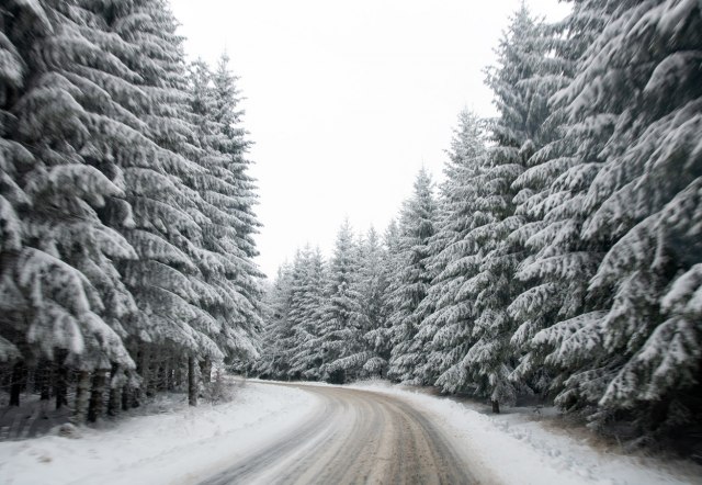 Zimski uslovi vožnje u Novom Sadu; Oprez na Fruškoj gori
