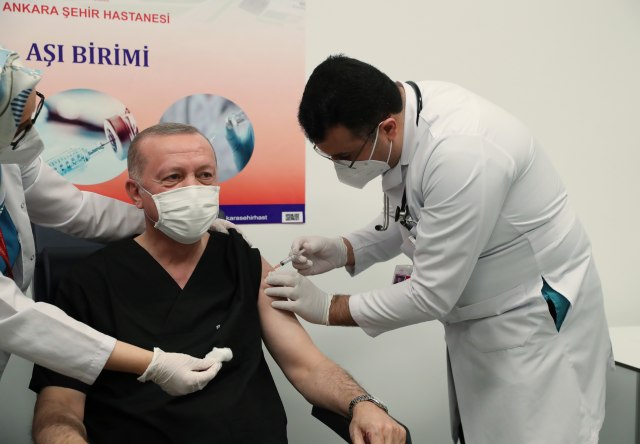 Erdogan primio kinesku vakcinu FOTO