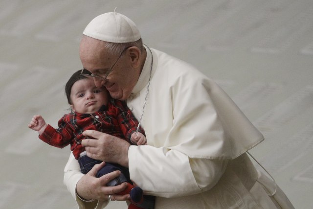 Potvrđeno: Papa se vakcinisao