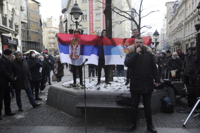 "Srpski narod protestuje protiv svoje akademije" FOTO