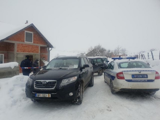 Trostruko ubistvo u selu kod Sjenice - ranjene i komšije koje su se zatekle u kući FOTO