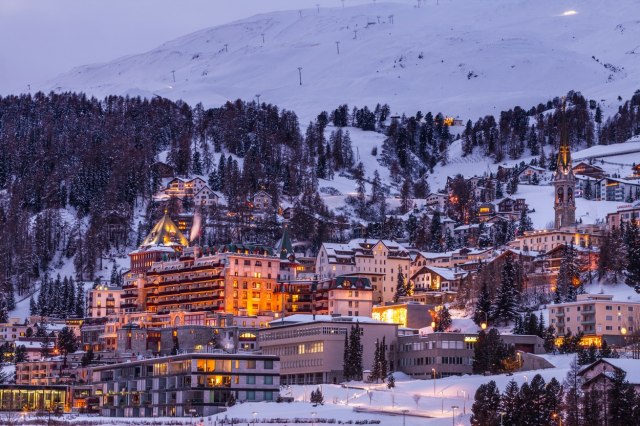 Novi soj korone pravi probleme: Poznati ski-centar novo žarište
