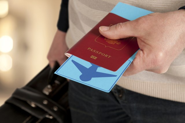 Upotreba kovid-pasoša poèinje u martu: Ulazak u avion samo uz propusnicu