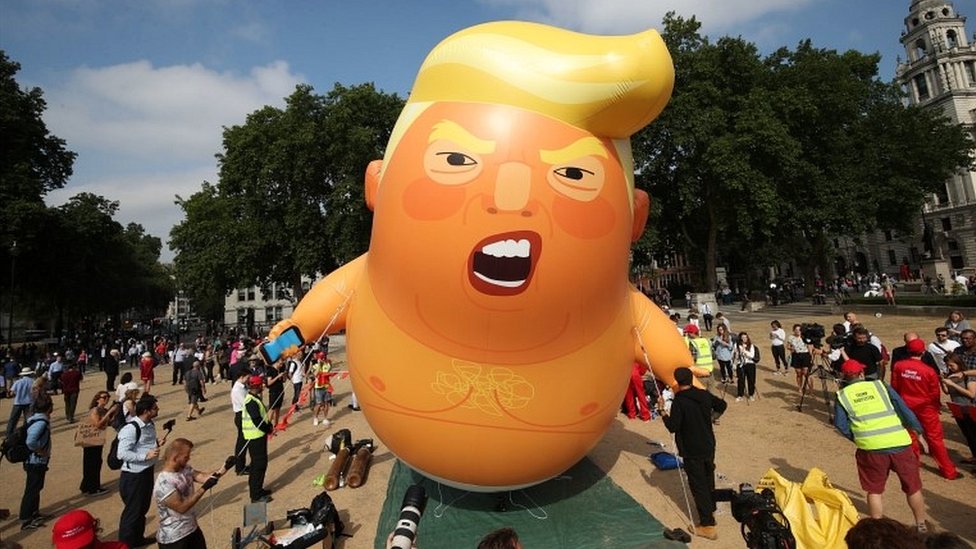 London, Amerika i protesti: Balon u obliku Donalda Trampa kao muzejski eksponat