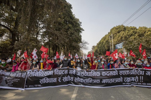 Protest protiv premijera: Desetine hiljada ljudi na ulicama Katmandua FOTO