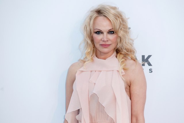 Pamela Anderson napušta društvene mreže: "Preuzmite kontrolu nad svojim mozgovima"