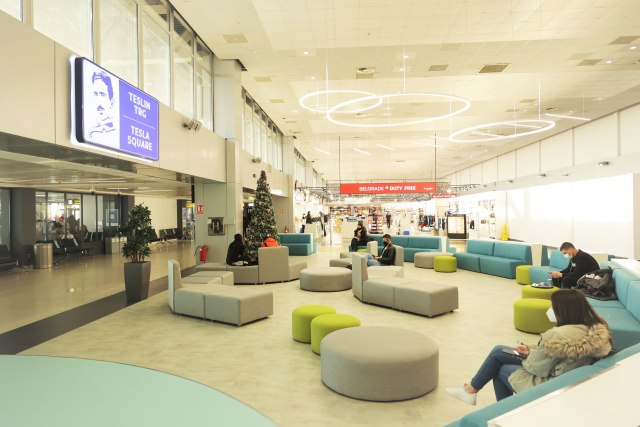 Modernizovan beogradski aerodrom: Pogledajte kako izgleda "Teslin trg", veliki fri šop... FOTO