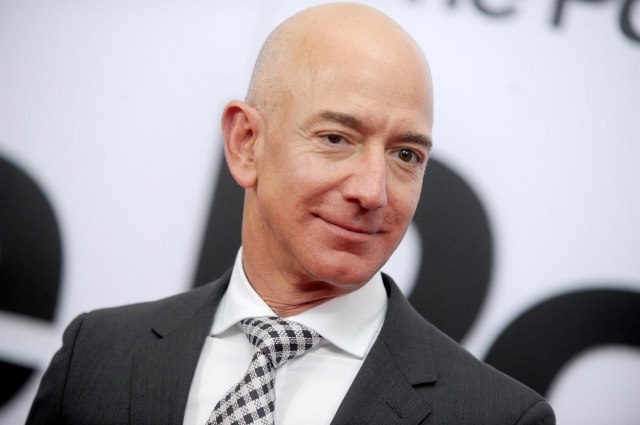 Džef Bezos odlazi sa èela Amazona, objavio èime æe se sada baviti