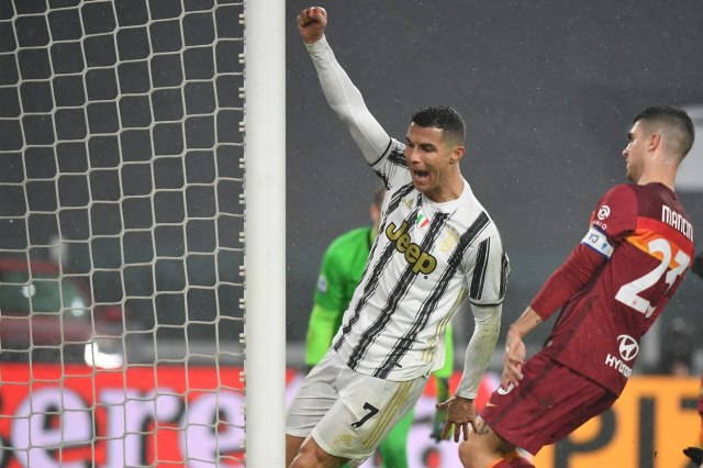 Juventus dobio novi derbi i ostao u šampionskoj trci