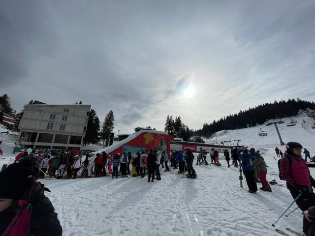 Olimpijska lepotica prepuna skijaša iz Srbije: Pod snegom je èak 175 dana godišnje FOTO