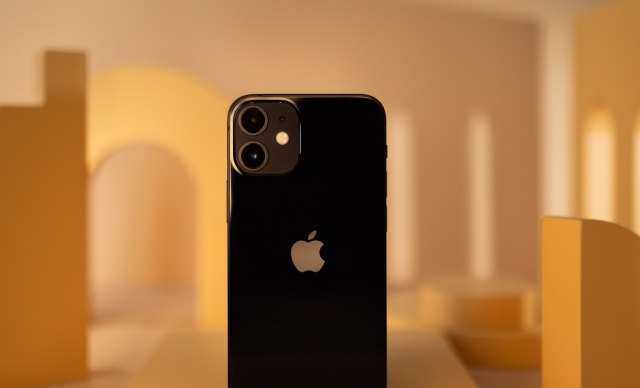 Mali telefon, veliki neuspeh: Apple obustavlja proizvodnju jednog od iPhone 12 modela?